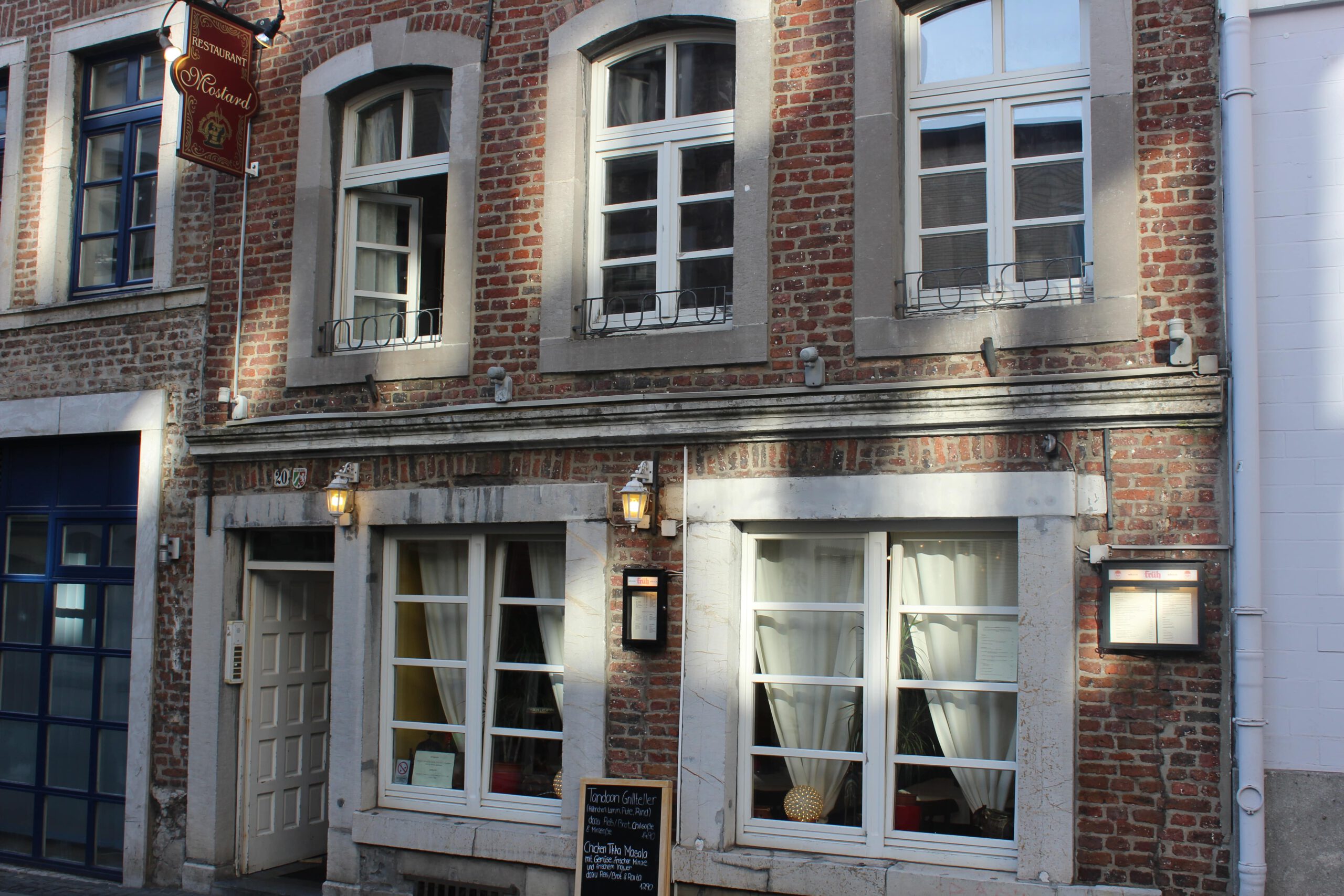 Fassade des Restaurants Mostard